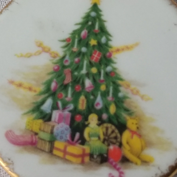 Royal Albert "Christmas Magic" Round Ornament - Picture 2 of 6